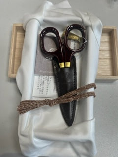 Cohana Maroon Scissors