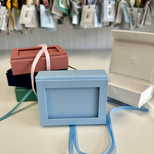 Self-Finishing Bag Charm/Trinket Box (Beige Blue)
